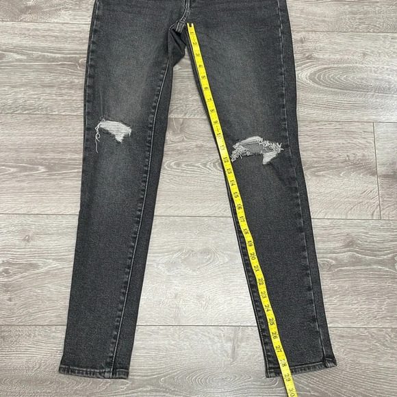 NWOT Levi’s 721 High Rise Skinny Black Wash Denim Jeans Distressed 26 - Picture 10 of 15